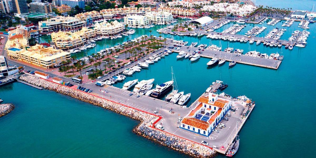 בנאלמדנה Puerto Marina Luxury Apartment With Sea Views מראה חיצוני תמונה